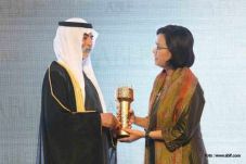 Menkeu Sri Mulyani Raih...