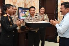 Kapolri Beri Kejutan...