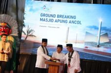 Peletakan Batu Pertama...