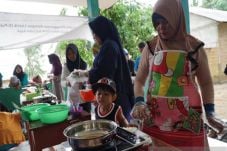 Warga Pulau Tinggi di...