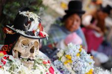 Bolivia Sambut Hari...
