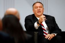 Pompeo Desak Iran Beri...