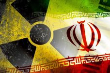 UEA Serukan Iran Duduk...