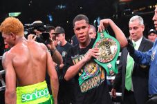 Pertahankan Sabuk WBC,...