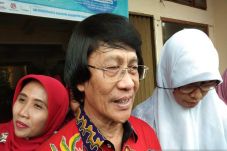 Candu Gim Serang Anak,...