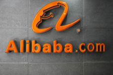 Semenit Alibaba Raup...