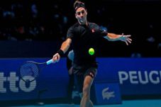 Dibekuk Dominic Thiem,...