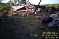 Puting Beliung Melanda...