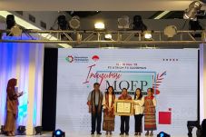Dorong IKM Fashion Muslim...