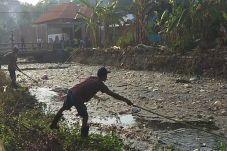 Parah, Sungai di Mojokerto...