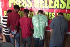 Ingin Berfoya-Foya di...
