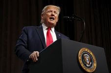 Trump Sebut China Curang...