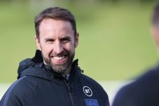 Southgate Beri Sinyal...