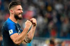 Chelsea Izinkan Giroud...