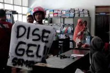 Protes Sengketa Lahan...
