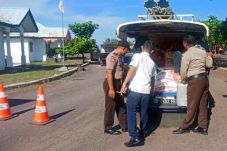 Cegah Barang Ilegal,...