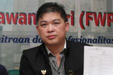 Alvin Lim Tak Terkait...