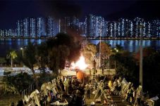 Demonstran Hong Kong...