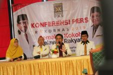 Sohibul Iman: PKS Siap...
