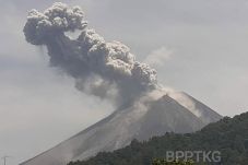 Status Merapi Masih...