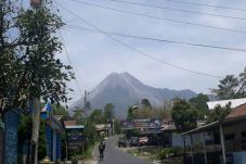 Erupsi Merapi Aman Terkendali,...