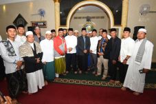 Gubernur Jabar Ajak...