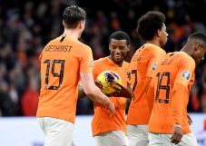 Belanda Cukur Estonia,...