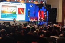 Jokowi: Hilirisasi Pertambangan...
