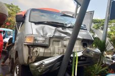 Mobil Pikap Tabrak Pemotor...
