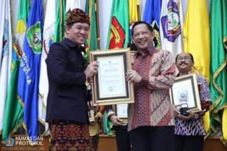 Klungkung Terima Penghargaan...