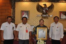 Bupati Eka: Raih Prestasi...