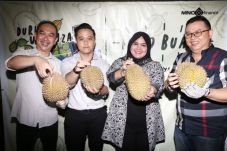 MNC Finance Optimistis...