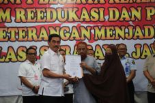 Istri Umar Patek Jadi...