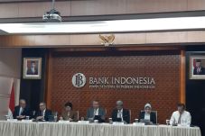 Bank Indonesia Tahan...