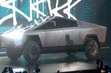 Tesla Cybertruck Kenalkan...