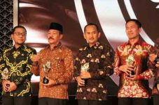 Lebak Raih Penghargaan...