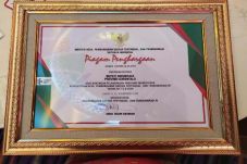 Nelson Bupati Terbaik...