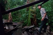 Hujan Disertai Angin...