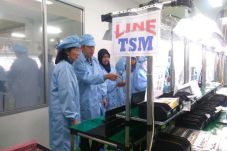 Pertama di Indonesia,...