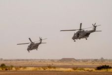 Dua Helikopter Militer...