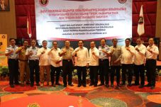 Masyarakat dan Pemerintah...