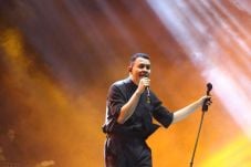 Tulus Raih Artis Solo...