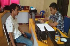 Rebutan Pangkalan, Tukang...
