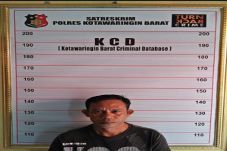 Laki laki Paruh Baya...