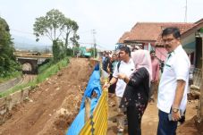 DPR Minta Longsor di...