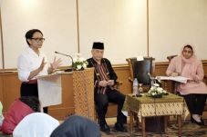 Menlu Dukung Peran Penting...