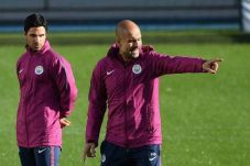 Guardiola Persilakan...