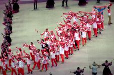 Kemeriahan Defile Atlet...