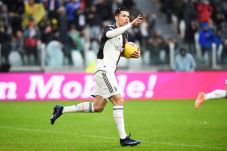Penalti Ronaldo Selamatkan...
