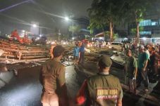 Papan Reklame di Warung...